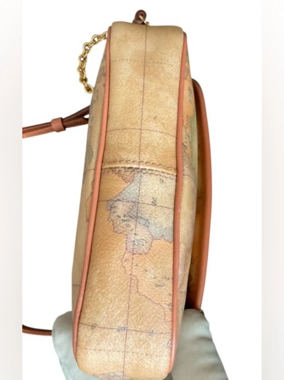 Prima Classe Geo Classic PRISTINE Crossbody NWOT ALVIERO MARTIN